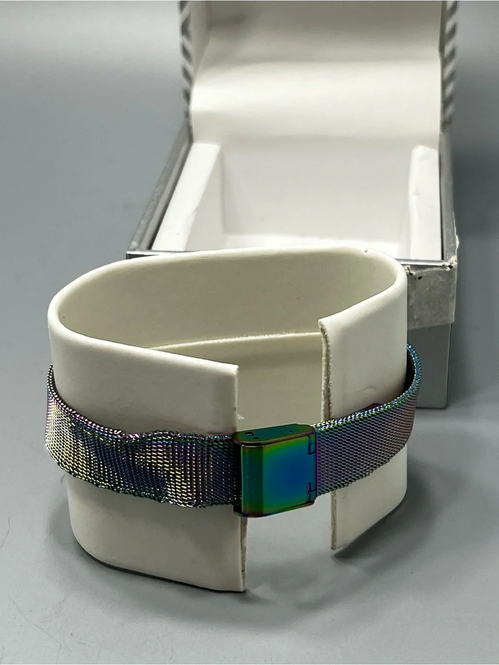 Iridescent Mesh Band Watch with Silver Gray Dial